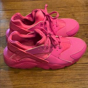 Women’s Nike Huarache. Hot Pink Size 6.5. Flawless